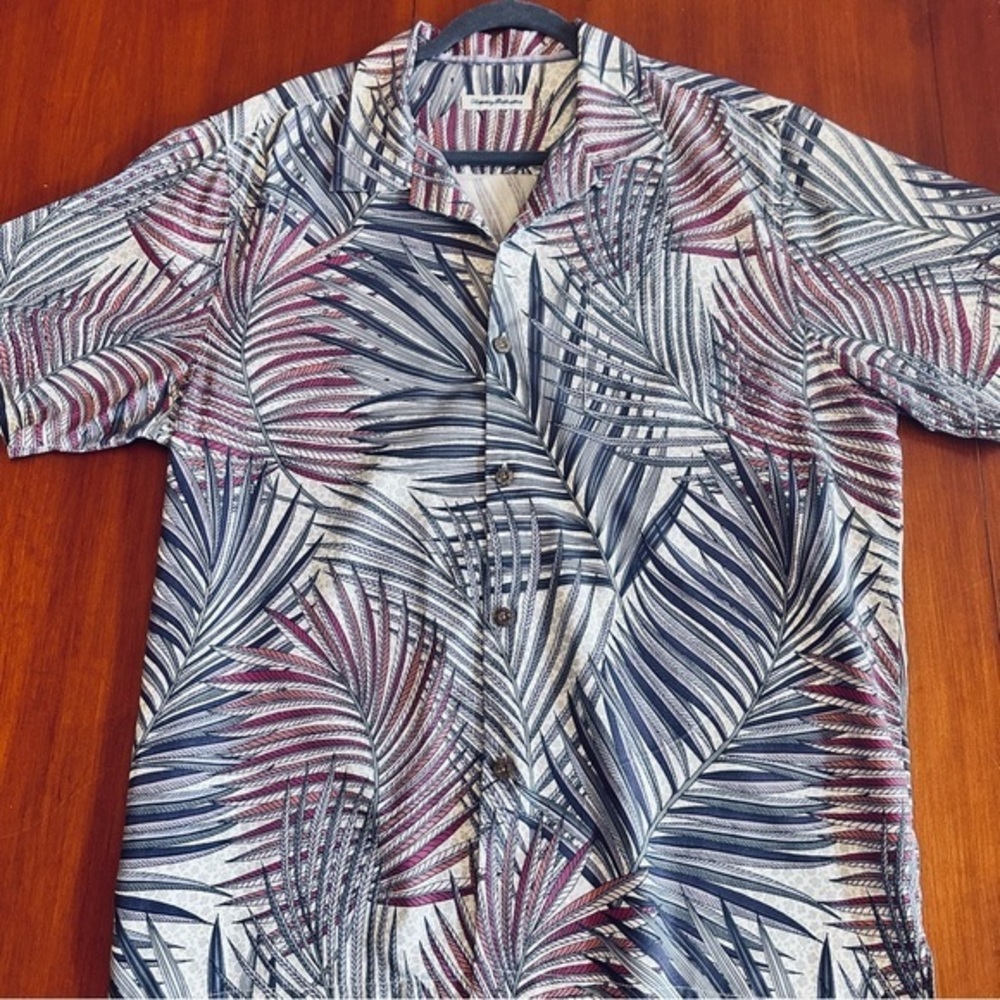 L TOMMY BAHAMA 🏖 "Island Zone" Short Sleeve Button Down Hawaiian Shirt